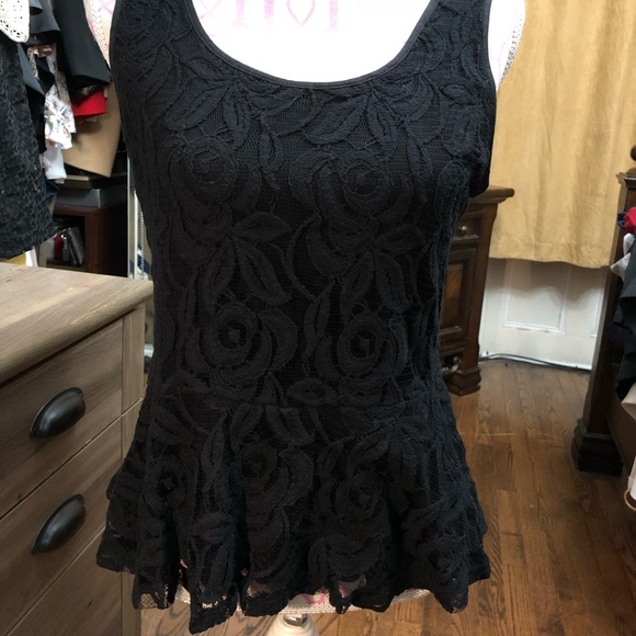 INC international concepts black laced top. - Picture 3 of 8